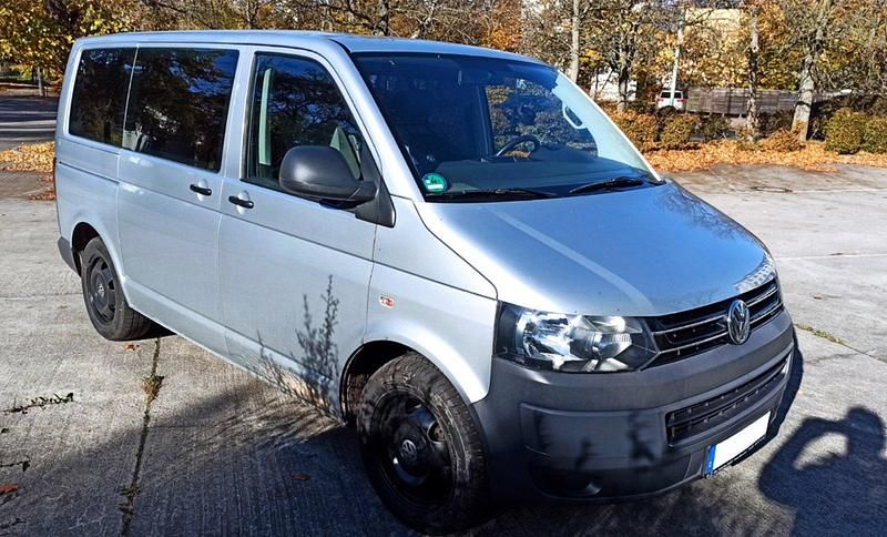 Second-hand VW T5 102 CP (75 kW) 2011 Argintiu Van