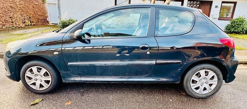 Gebraucht Peugeot 206 75 PS (55 kW) 2010 Grau Limousine