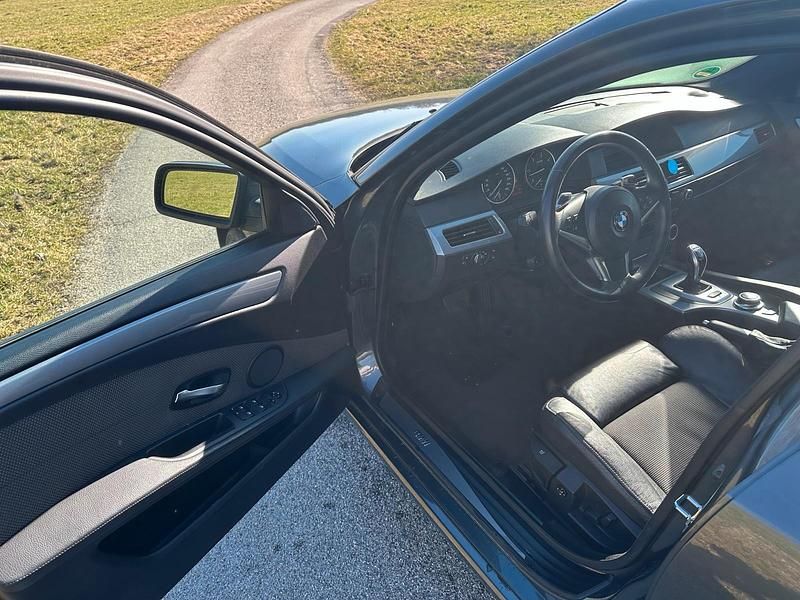 Gebraucht BMW 530 235 PS (172 kW) 2008 Grau Kombi