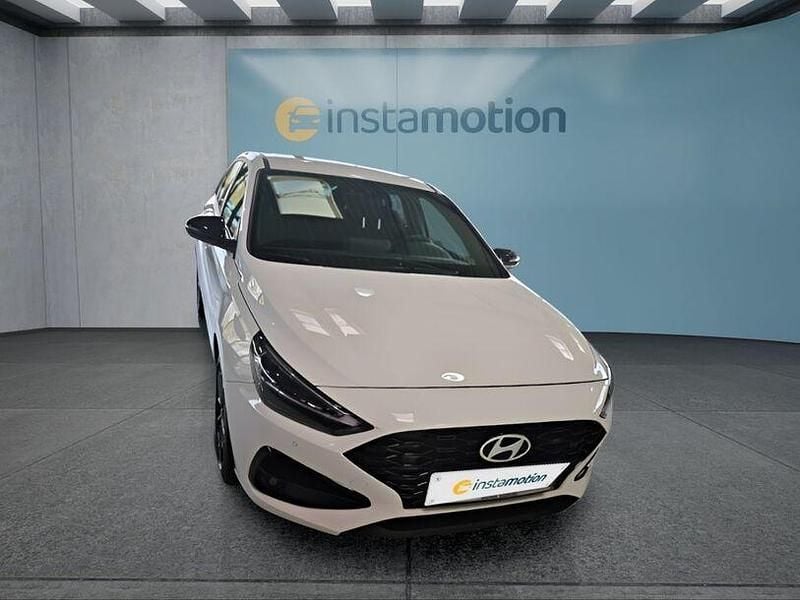 Gebraucht Hyundai i30 101 PS (74 kW) 2024 Weiß Kleinwagen