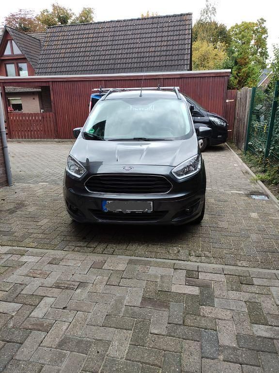 Grau Gebraucht 2015 Ford Tourneo Courier Titanium Van / Kleinbus | 5.500 € (Guter Preis) - Bild 1/4