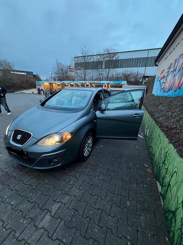 Gebraucht Seat Altea 125 PS (91 kW) 2013 Grau Limousine