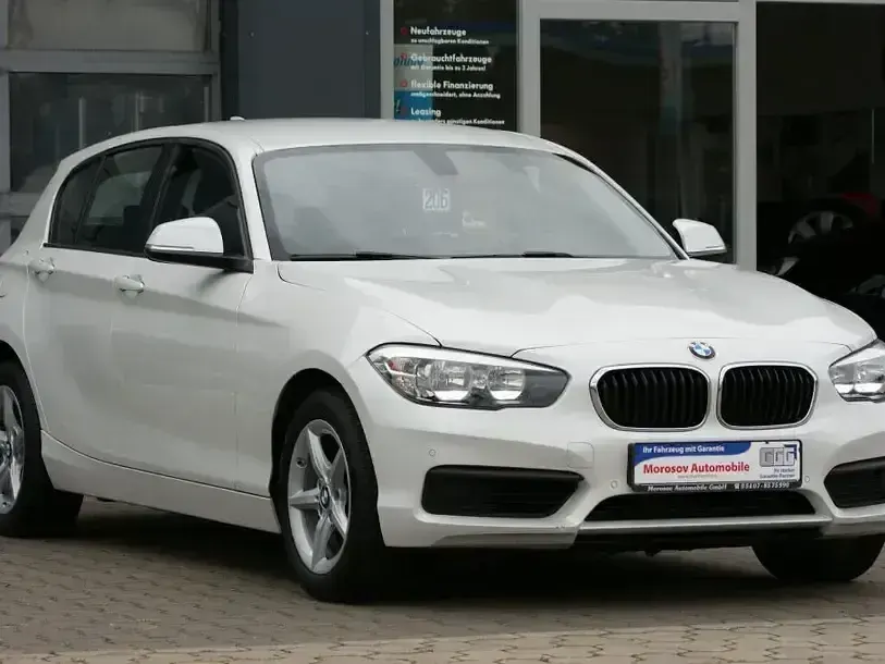 Gebraucht BMW 116 Sport Line 109 PS (80 kW) 2019 Mineralweiss metallic (metallic) Kleinwagen
