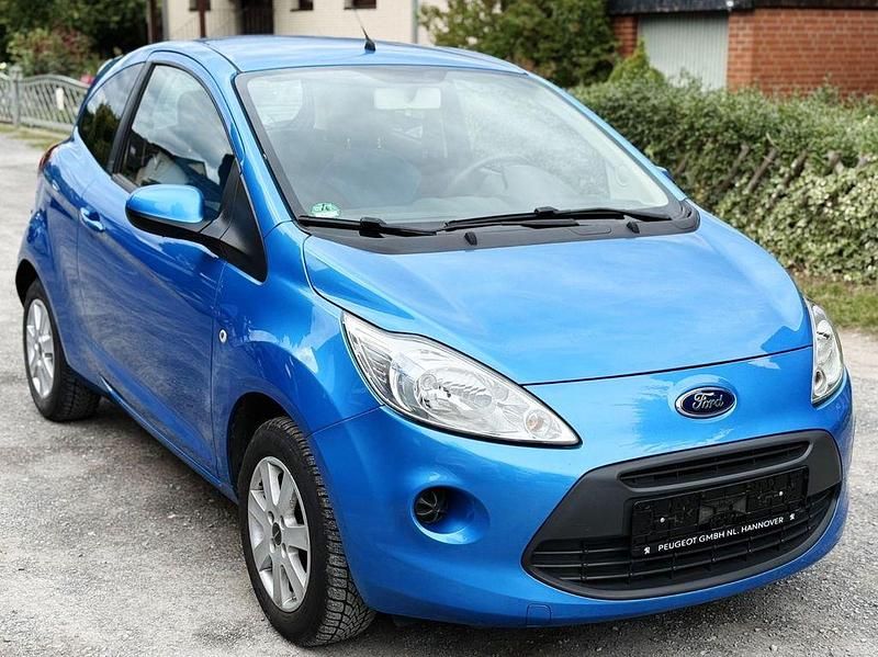Blau Gebraucht 2015 Ford Ka Trend Kleinwagen | 3.500 € (Fairer Preis) - Bild 1/4