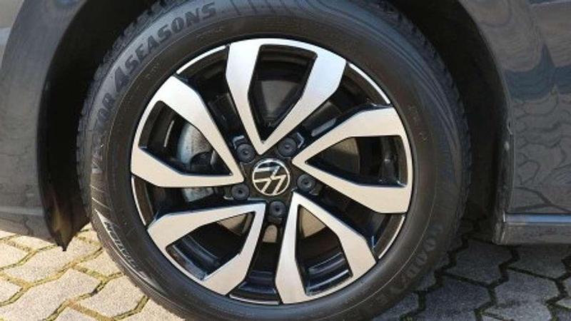 Gebraucht VW Golf VIII Active 150 PS (110 kW) 2021 Uranograu Limousine