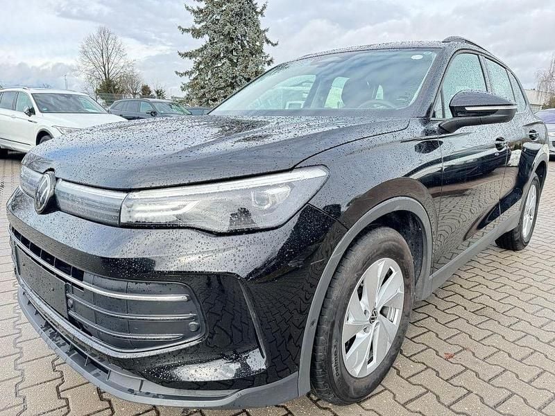 Gebraucht VW Tiguan Life 150 PS (110 kW) 2025 Schwarz SUV