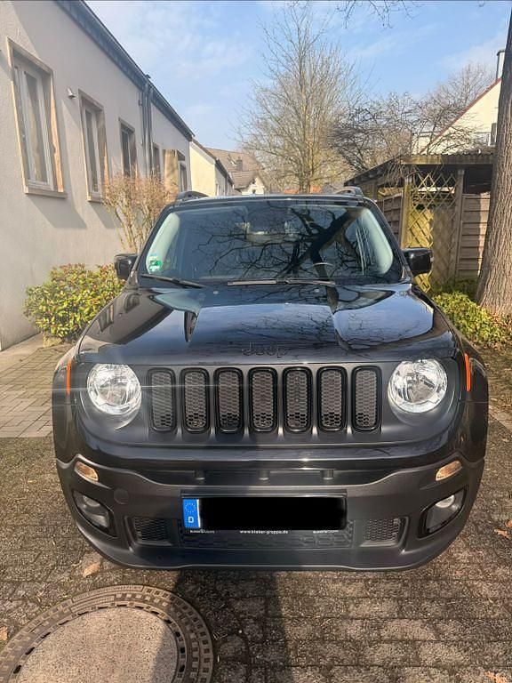 Gebraucht Jeep Renegade Night Eagle 110 PS (80 kW) 2017 Schwarz SUV