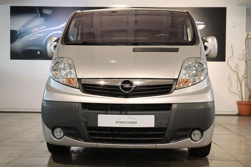 Gebraucht Opel Vivaro Cosmo 114 PS (83 kW) 2008 Silber Van / Kleinbus