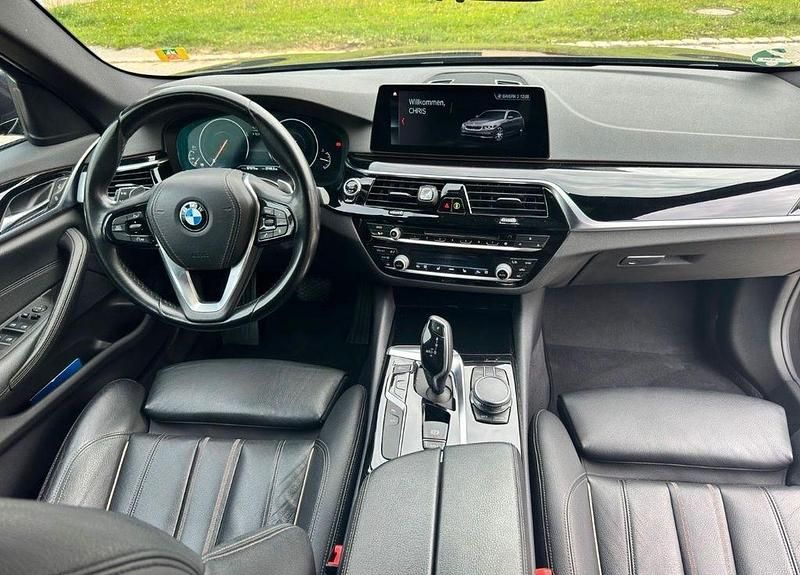 Gebraucht BMW 520 Sport Line 190 PS (139 kW) 2019 Grau Kombi