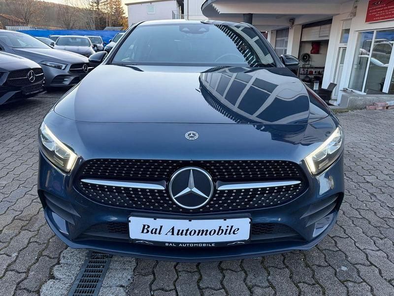Gebraucht Mercedes A180 AMG line 116 PS (85 kW) 2021 Blau Limousine