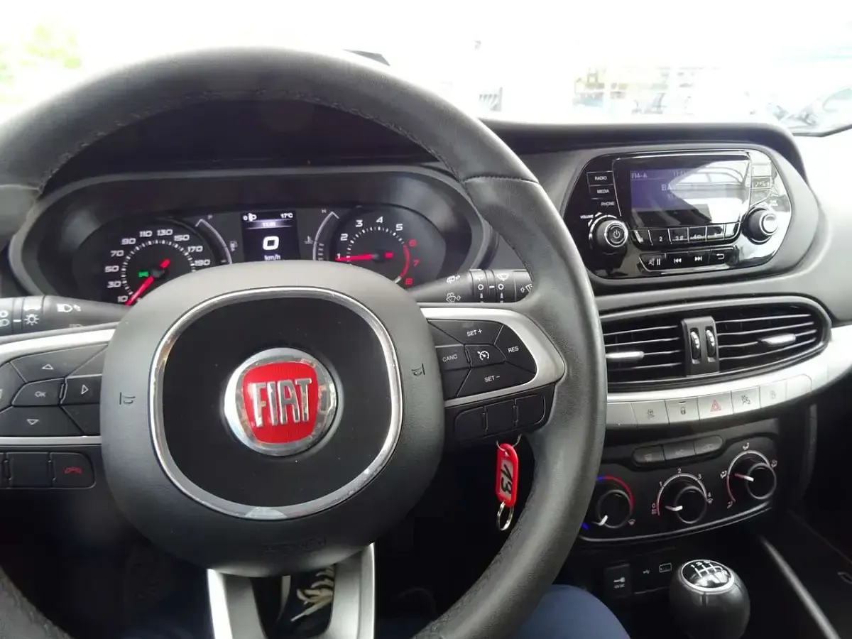 Gebraucht Fiat Tipo Street 95 PS (69 kW) 2019 Colore esterno (bianco(vr249) Kleinwagen