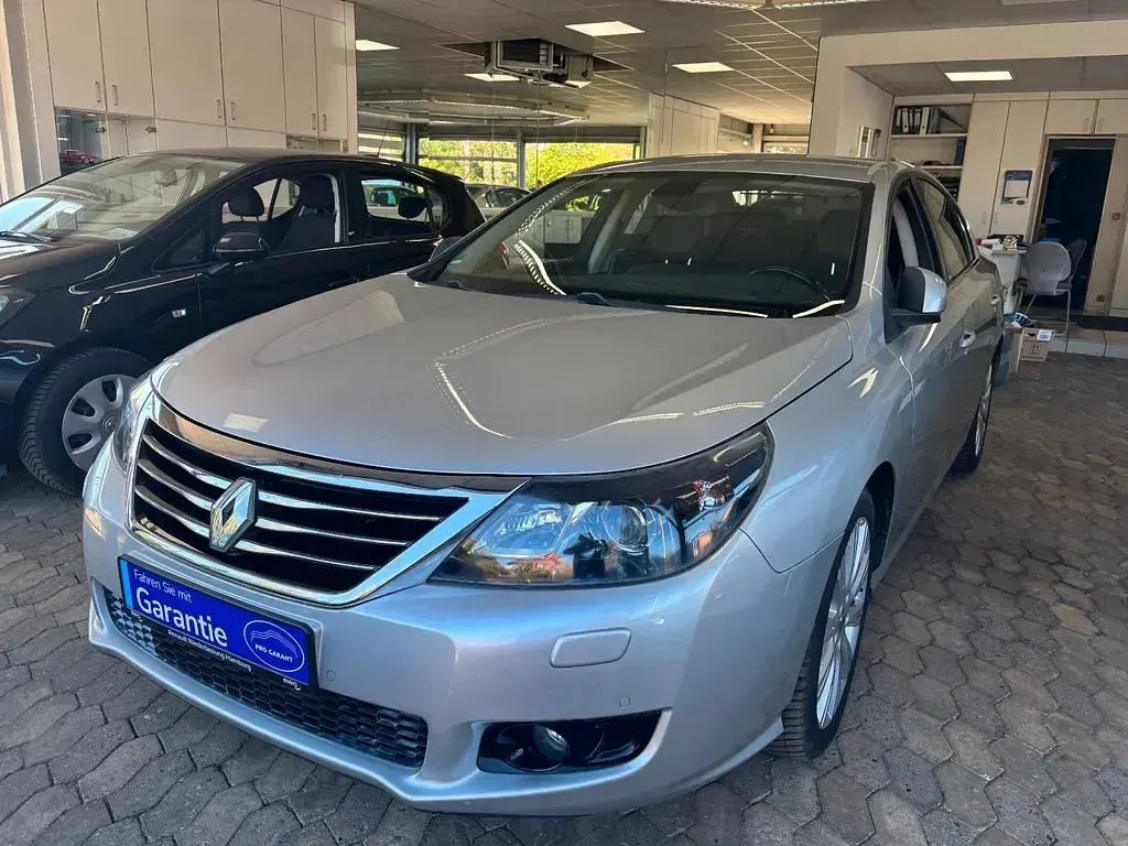 Używany Renault Latitude 173 KM (127 kW) 2011 Srebrny Sedan/Limuzyna