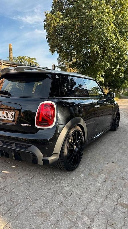 Gebraucht Mini John Cooper Works 231 PS (169 kW) 2022 Schwarz Kleinwagen