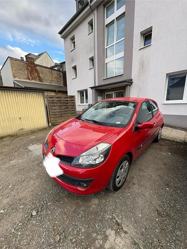 Gebraucht Renault Clio II 75 PS (55 kW) 2007 Rot Kleinwagen