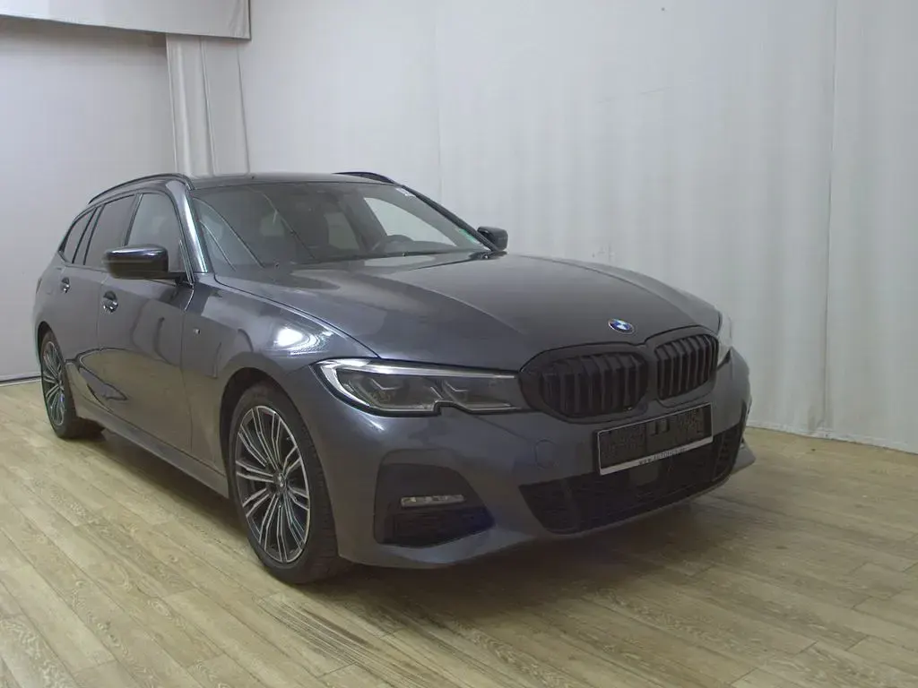 Gebraucht BMW 318 M Sport 150 PS (110 kW) 2022 Grau Kombi