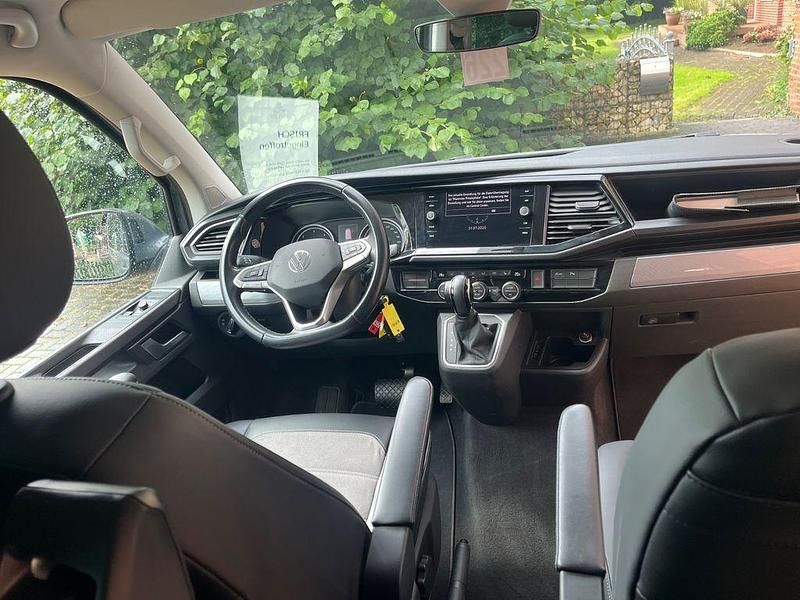 Gebraucht VW Multivan Generation Six 150 PS (110 kW) 2021 Grau Van