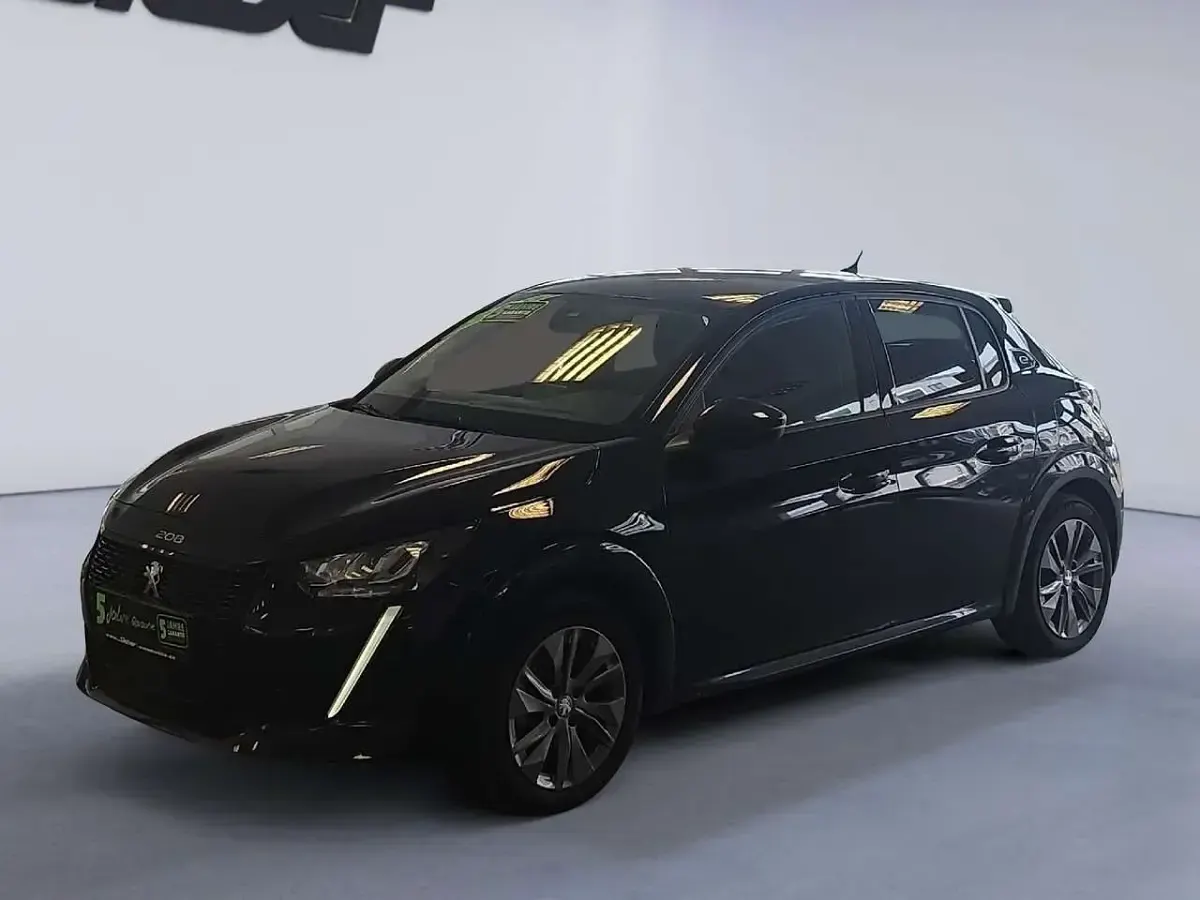 Gebraucht Peugeot e-208 Allure 100 kW (136 PS) 2023 Schwarz perla nera Kleinwagen