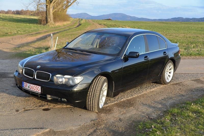 Second-hand BMW 735 272 CP (200 kW) 2002 Negru Berlinǎ
