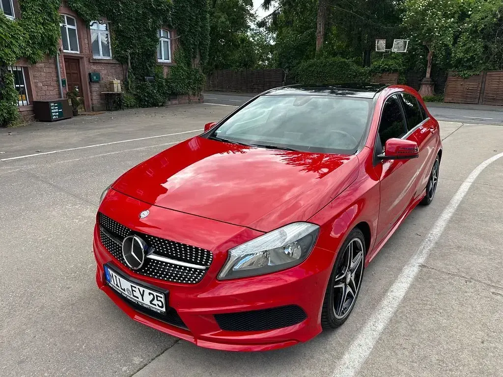 Gebraucht Mercedes A180 AMG line 109 PS (80 kW) 2015 Rot Kleinwagen
