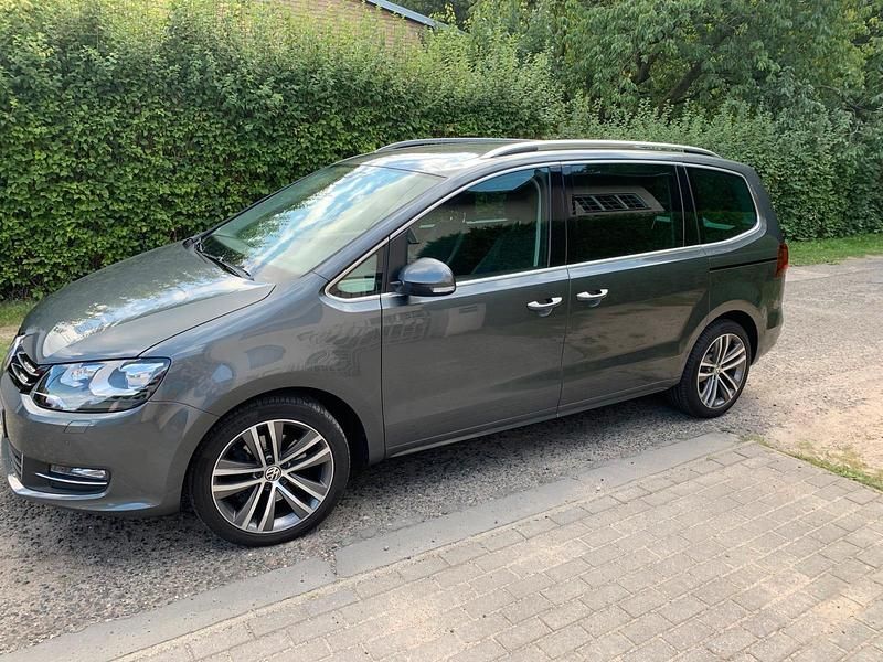Gebraucht VW Sharan Highline 184 PS (135 kW) 2015 Silber Van / Kleinbus