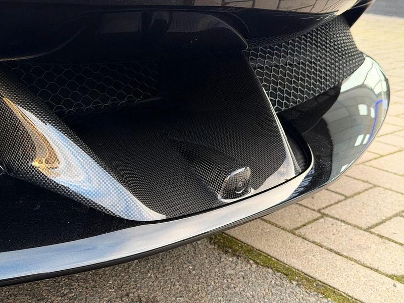 Gebraucht Ferrari SF90 780 PS (573 kW) 2024 Schwarz Cabrio