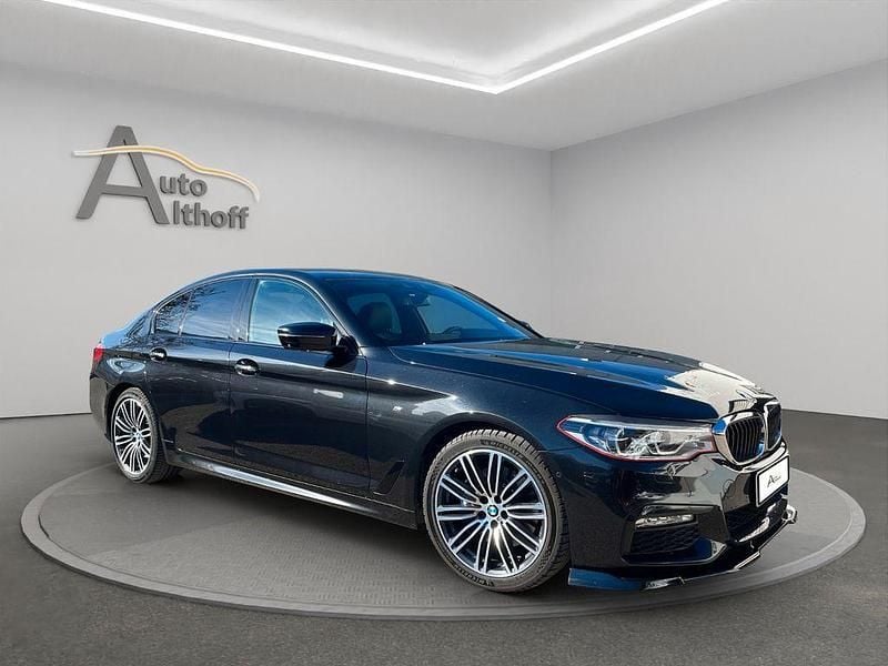 Saphirschwarz (metallic) Gebraucht 2017 BMW 530 M Sport Limousine | 26.999 € (Fairer Preis) - Bild 1/4