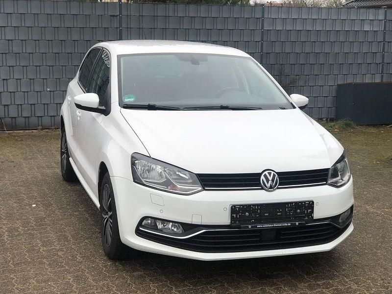 Weiß Gebraucht 2016 VW Polo Allstar Limousine | 11.999 € (Etwas zu teuer) - Bild 1/4