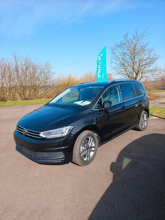 Neu VW Touran 150 PS (110 kW) 2026 Schwarz Van / Kleinbus