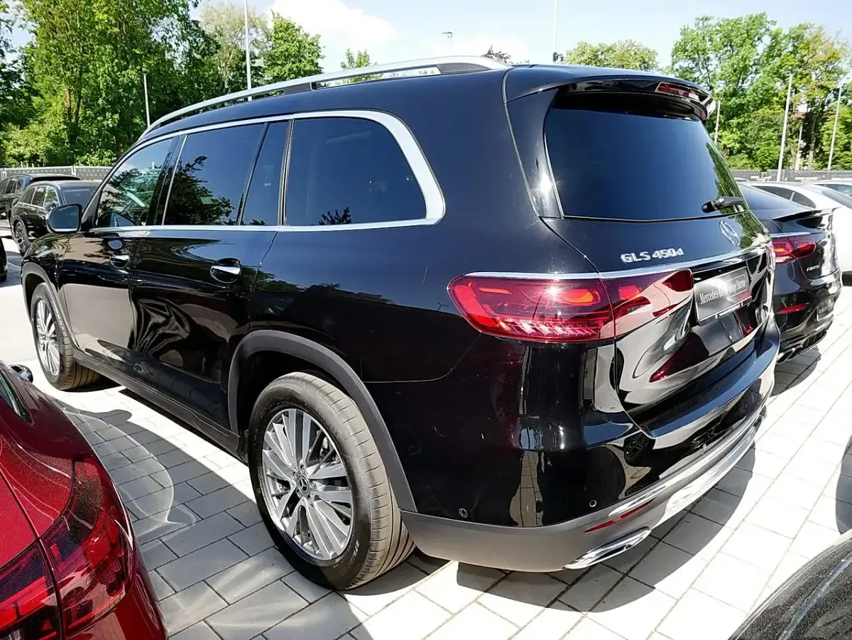 Gebraucht Mercedes GLS450 367 PS (269 kW) 2025 Metalliclack obsidianschwarz SUV