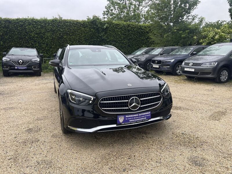Schwarz Gebraucht 2022 Mercedes E220 Avantgarde Limousine | 34.899 € (Superpreis) - Bild 1/4