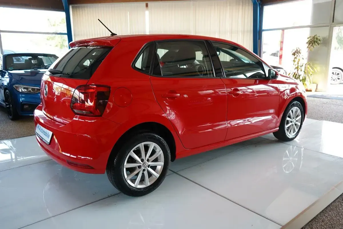 Gebraucht VW Polo LOUNGE 75 PS (55 kW) 2015 Rot Kleinwagen
