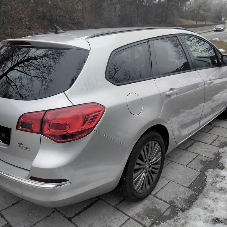 Gebraucht Opel Astra Edition 110 PS (80 kW) 2014 Silber Kombi