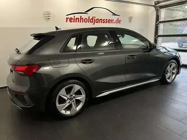 Gebraucht Audi A3 S-Line 150 PS (110 kW) 2023 Grau Limousine