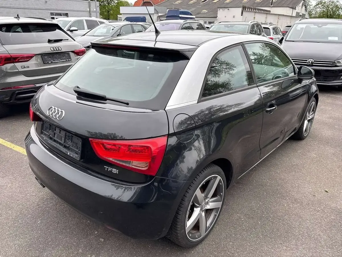 Gebraucht Audi A1 Ambition 122 PS (89 kW) 2010 Phantomschwarz perleffekt Kleinwagen