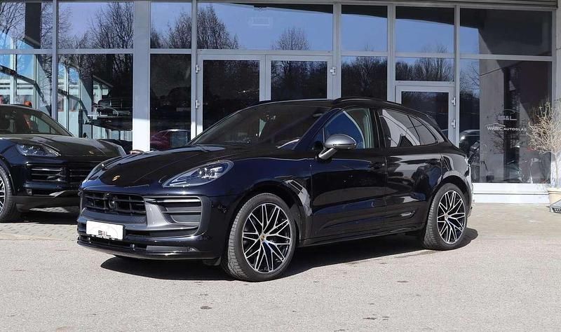 Gebraucht Porsche Macan 265 PS (194 kW) 2023 Tiefschwarzmetallic SUV