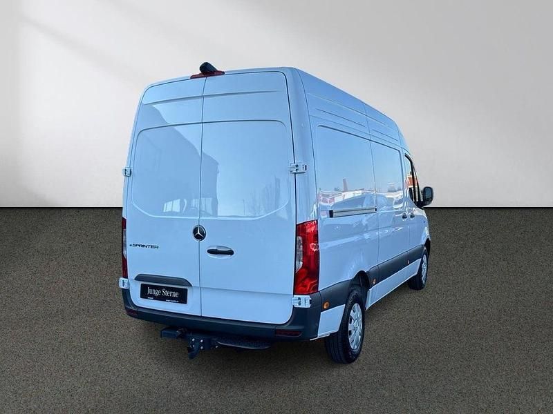 Gebraucht Mercedes 320 150 kW (204 PS) 2024 Weiß Van / Kleinbus
