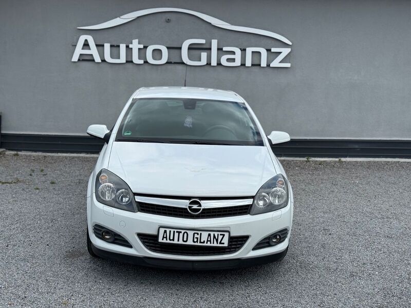 Weiß Gebraucht 2009 Opel Astra GTC Kleinwagen | 5.290 € (Fairer Preis) - Bild 1/4