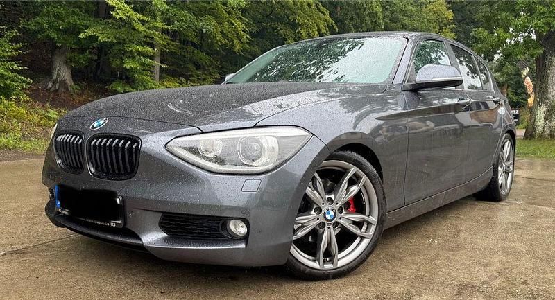 Schwarz Gebraucht 2012 BMW 118 Urban Line Kleinwagen | 7.499 € (Guter Preis) - Bild 1/4