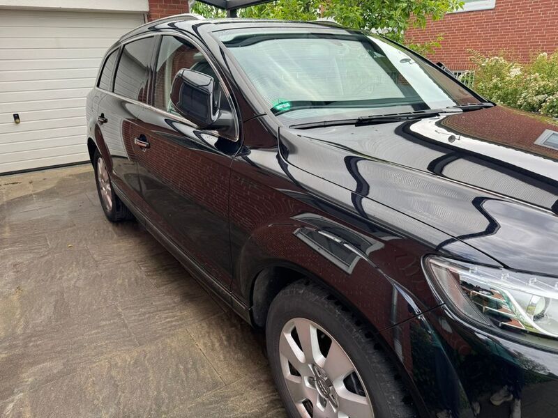 Schwarz Gebraucht 2014 Audi Q7 Ambiente SUV | 27.500 € (Teuer) - Bild 1/4