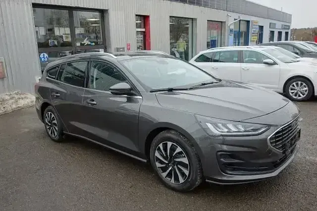 Używany Ford Focus Style 120 KM (88 kW) 2022 Szary Kombi
