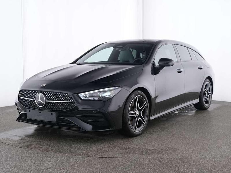 Gebraucht Mercedes CLA200 AMG 150 PS (110 kW) 2025 Metalliclack kosmosschwarz Kombi