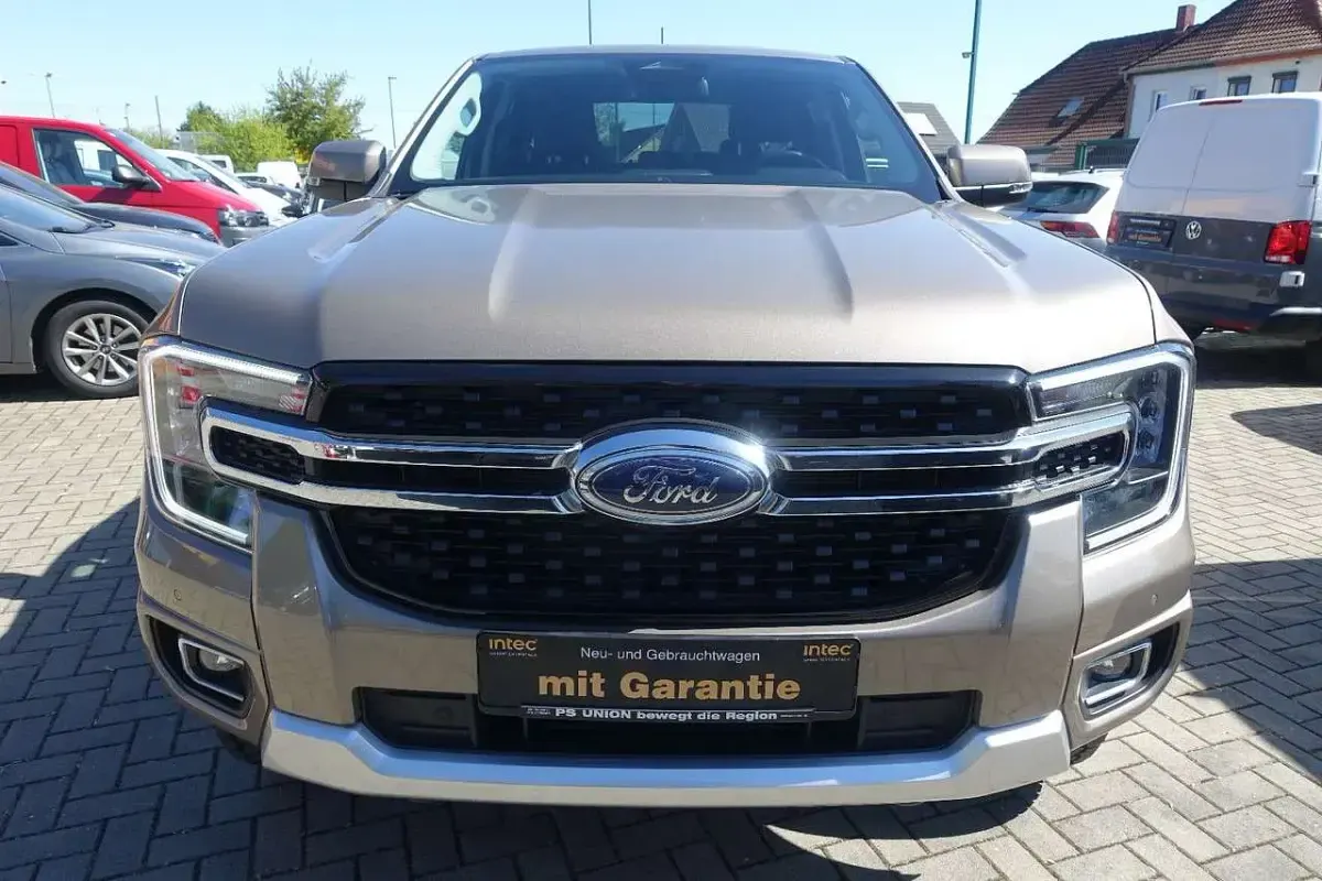 Gebraucht Ford Ranger Limited 170 PS (125 kW) 2023 Pyritsilber metallic Pickup