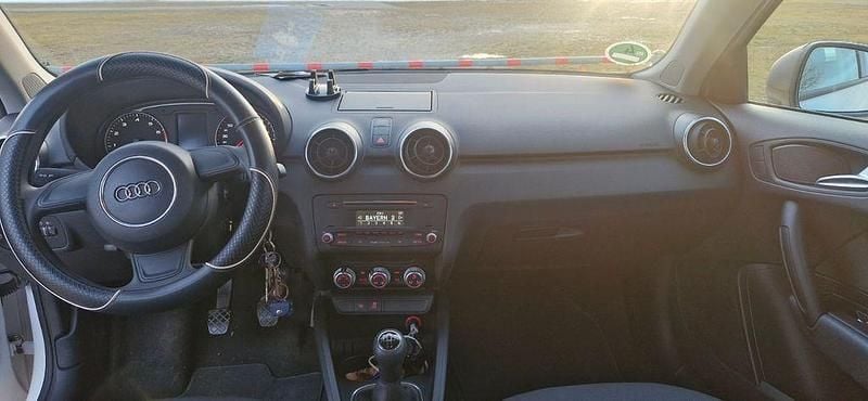 Gebraucht Audi A1 Sportback Design 82 PS (60 kW) 2017 Weiß Kleinwagen