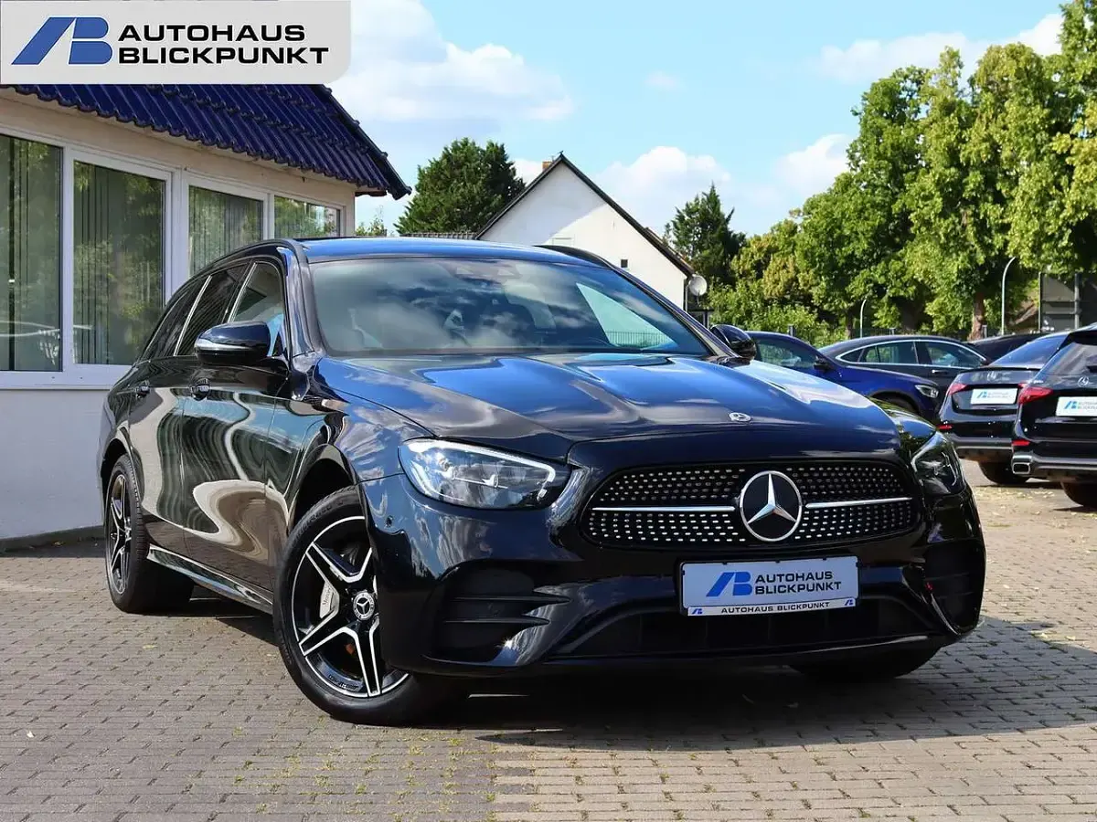 Gebraucht Mercedes E300 AMG 306 PS (225 kW) 2022 Schwarz Limousine