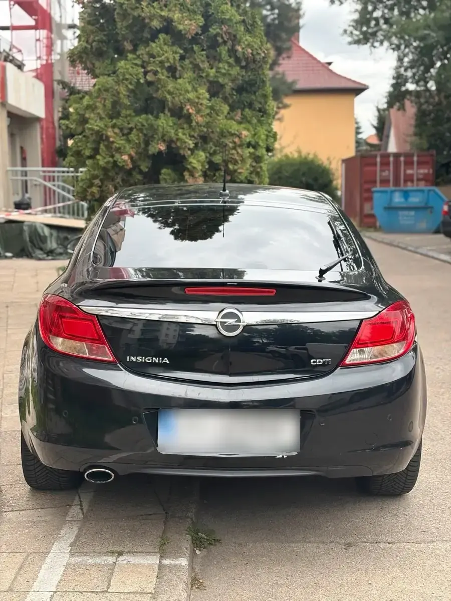 Gebraucht Opel Insignia 160 PS (117 kW) 2010 Schwarz Limousine