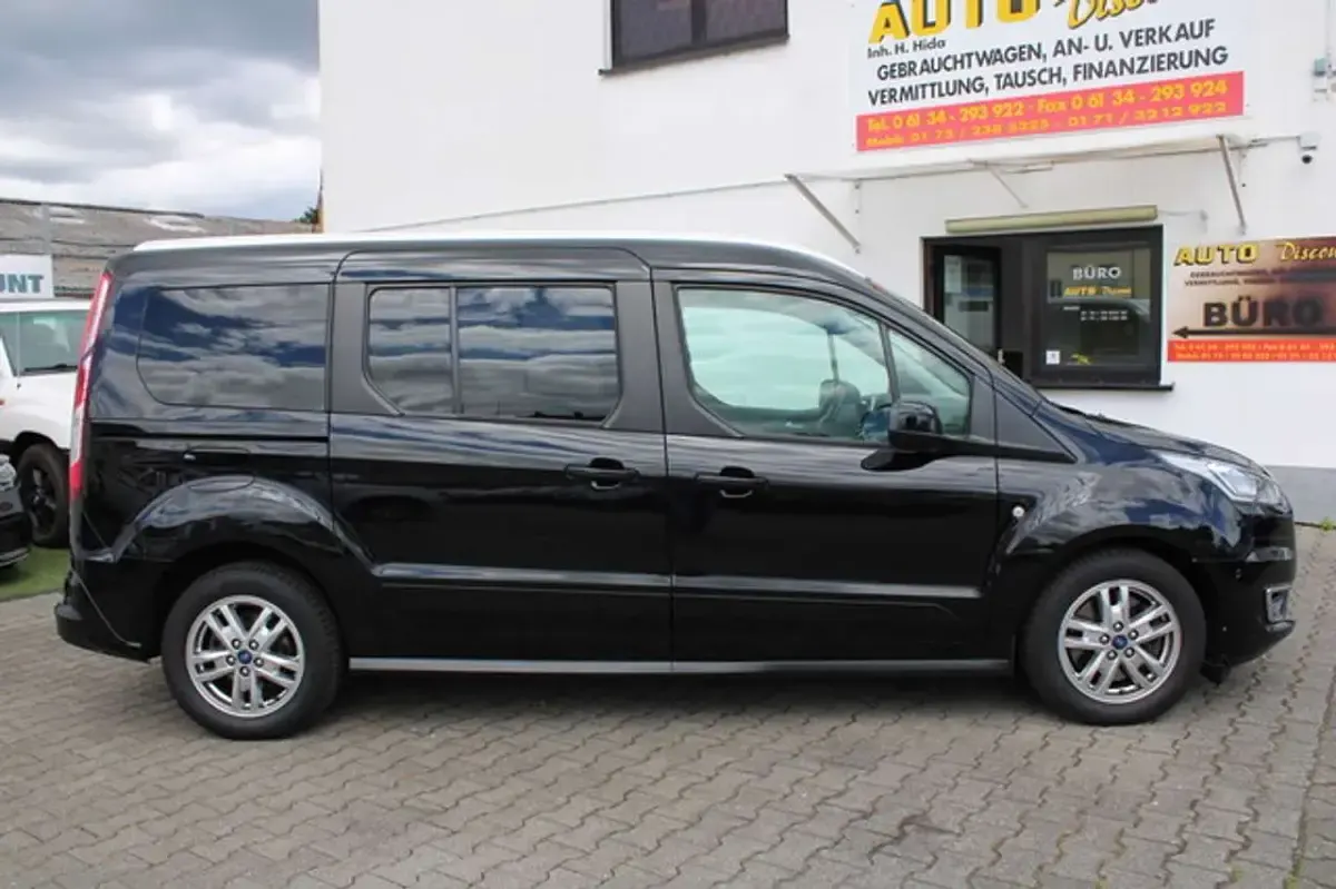 Gebraucht Ford Tourneo Connect Titanium 120 PS (88 kW) 2021 Schwarz Van / Kleinbus