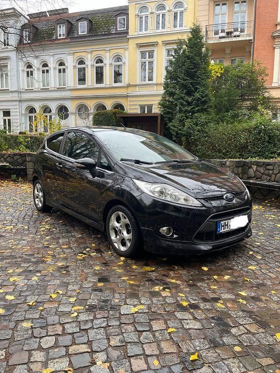 Schwarz Gebraucht 2011 Ford Fiesta Titanium Limousine | 4.350 € (Fairer Preis) - Bild 1/4