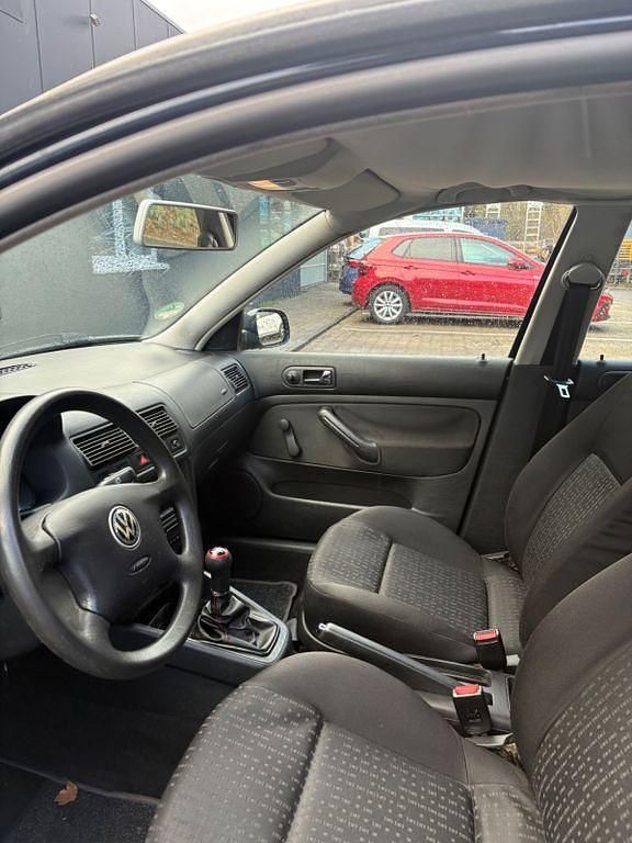 Gebraucht VW Golf IV Basis 105 PS (77 kW) 2000 Blau Limousine