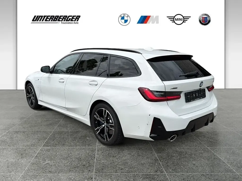 Gebraucht BMW 330e Performance 292 PS (214 kW) 2025 Weiß Limousine