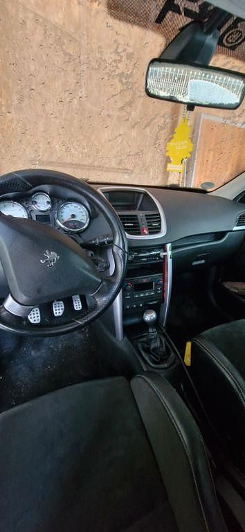 Gebraucht Peugeot 207 150 PS (110 kW) 2008 Weiß Limousine